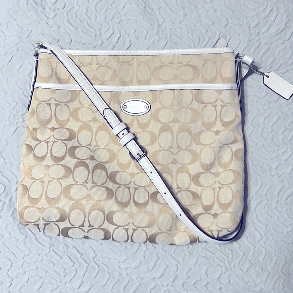 Beautiful Coach crossbody